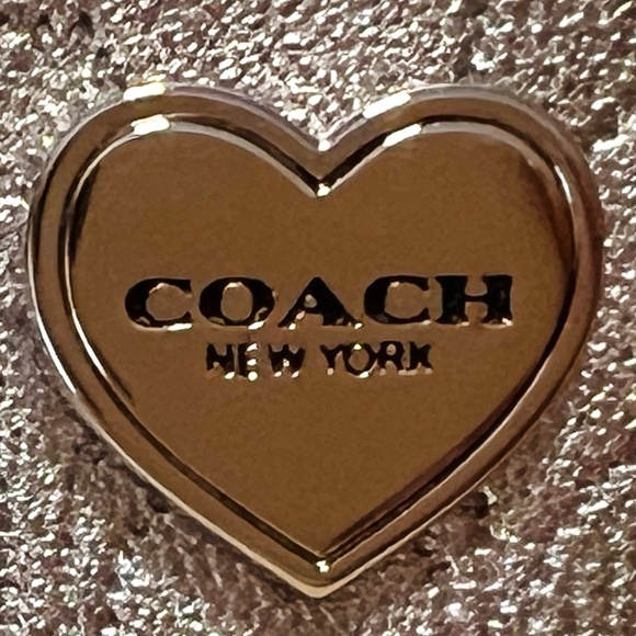 Coach -  Heart Signature Essential Card Case In Silver Metallic Leather (new) - Picture 4 of 10